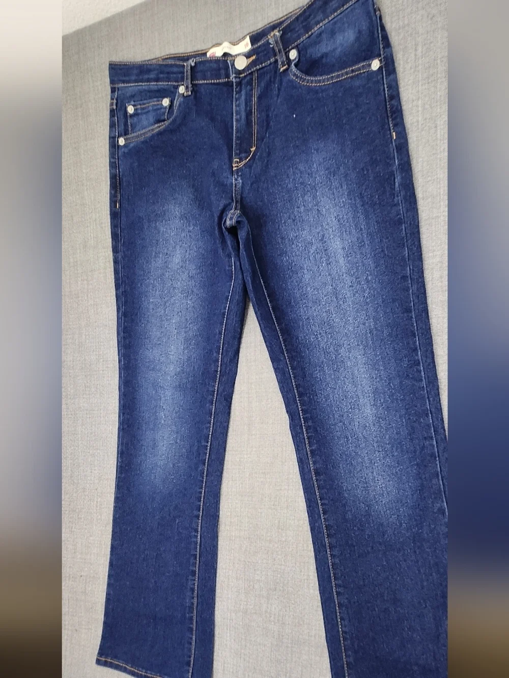 Levis Medium Wash Stretch Boot Cut Denim Jeans. 16.